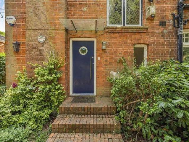 4 bed flat for sale
