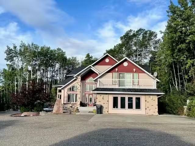 House for sale in Taylor, Fort St. John, 10015 W Birch Avenue.