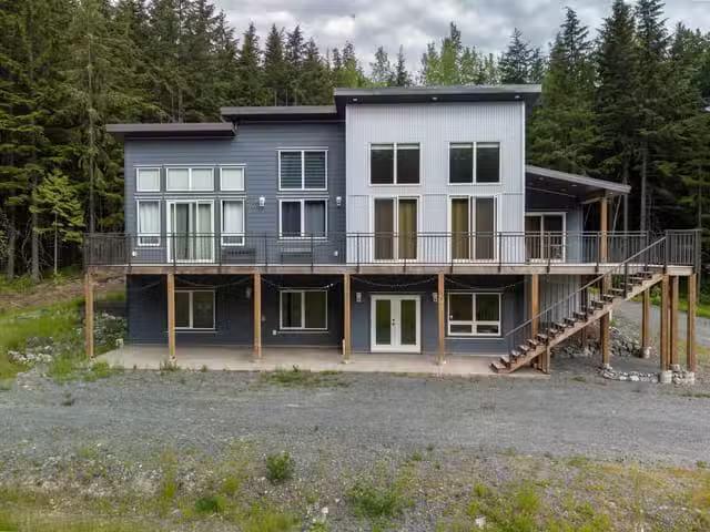House for sale in Terrace, Terrace, 4755 Johnston Road, 263155.