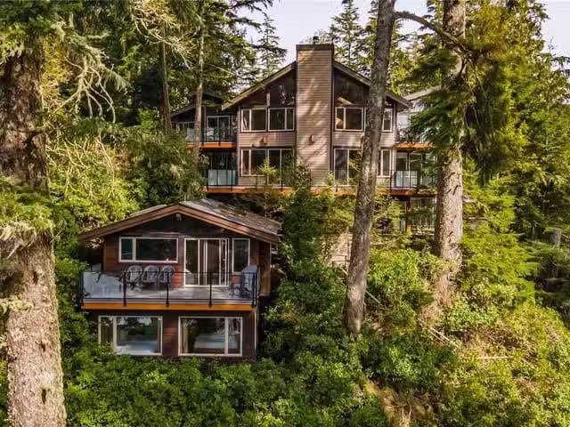 House for sale in Ucluelet, 330 Reef Point Rd, 1025783