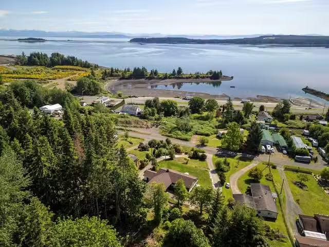 House for sale in Union Bay, 5497 Tappin St, 1026729