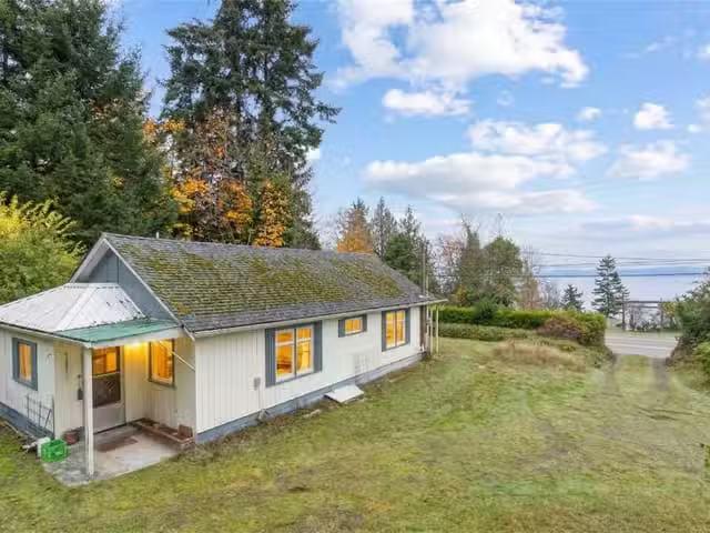 House for sale in Bowser, 6850 Island W Hwy, 1027935