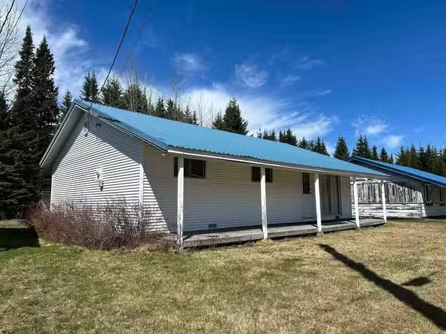 House for sale in Canim Lake, 100 Mile House, 629 a Road, 2631.