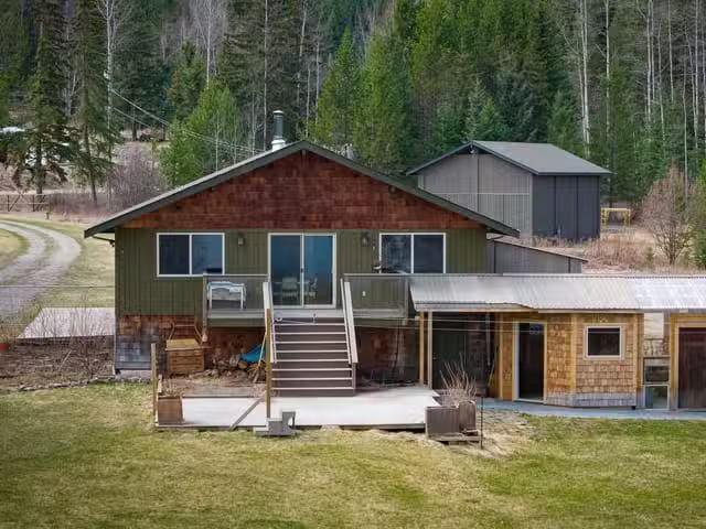 House for sale in Canim Lake, 100 Mile House, 7307 S Canim Lak.