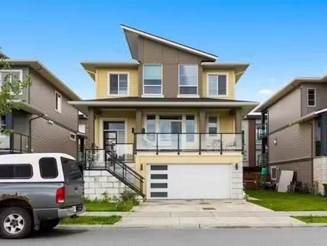 House for sale in Chilliwack, Chilliwack, 45594 Meadowbrook Dr.