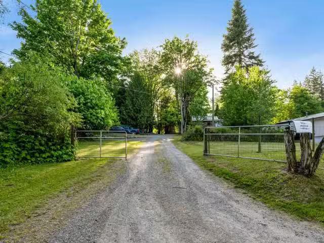 House for sale in Chilliwack, Sardis, 47400 Extrom Road, 26313.