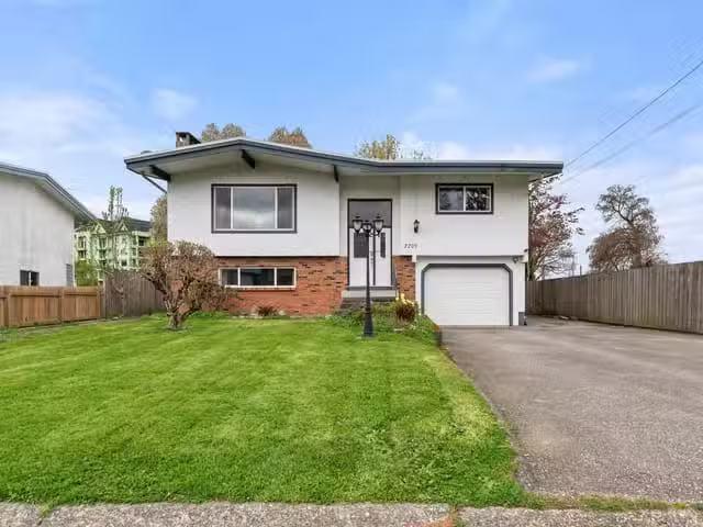 House for sale in Chilliwack, Sardis, 7205 Gordon Drive, 26313.