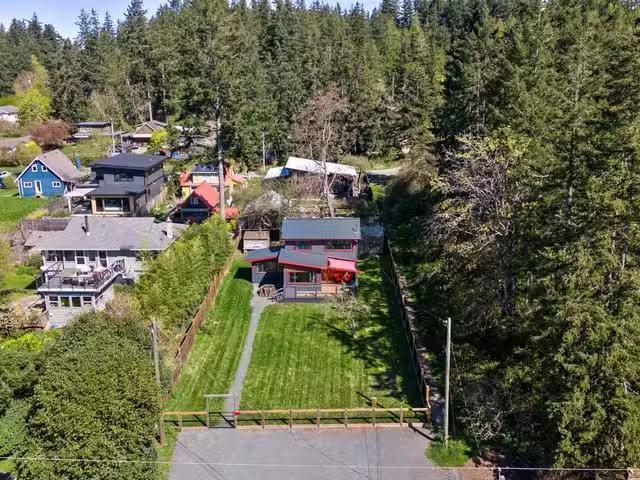 House for sale in Comox, 1304 Midden Rd, 1027973