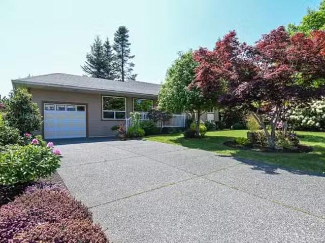 House for sale in Comox, 2263 Bolt Ave, 1027466