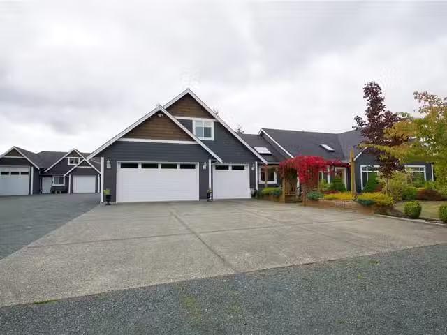 House for sale in Coombs, 2040 Sun King Rd, 1030587