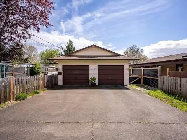 House for sale in Courtenay, 2301 6th E St, 1033915