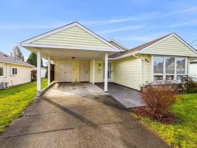 House for sale in Courtenay, 660 25th St, 1029040