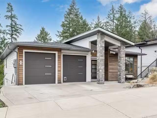 House for sale in Duncan, 6245 Highwood Dr, 1026023