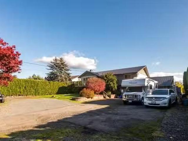 House for sale in Duncan, 6621 Lakes Rd, 1026986