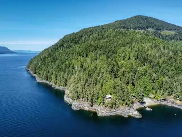 House for sale in Egmont, Sunshine Coast, Block 1 Jervis Inlet.