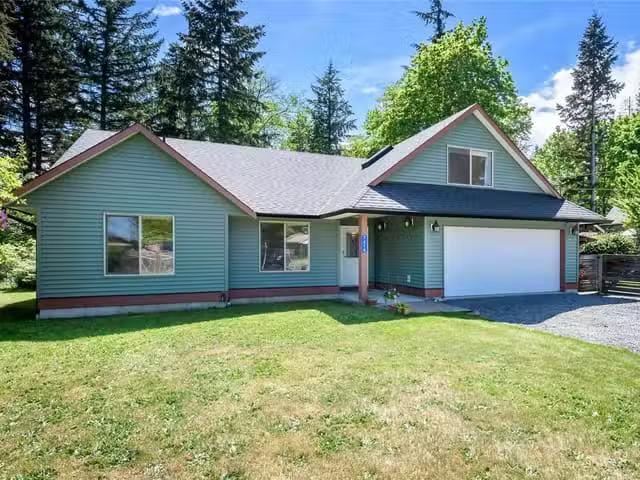 House for sale in Fanny Bay, 7478 Yake Rd, 1028635