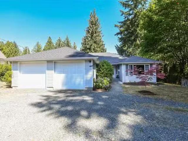 House for sale in Fanny Bay, 7730 Vivian Way, 1027482