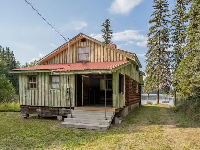 House for sale in Forest Grove, 100 Mile House, 3920 Eagle Cre.