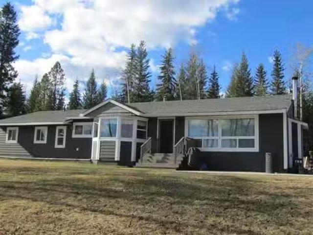 House for sale in Forest Grove, 100 Mile House, 6313 Archie Me.