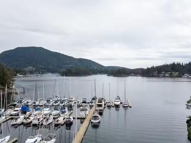 House for sale in Garden Bay, Sunshine Coast, 14 4622 Sinclair.