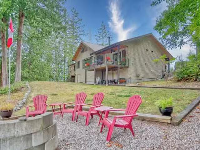 House for sale in Garden Bay, Sunshine Coast, 4546 Sinclair Ba.
