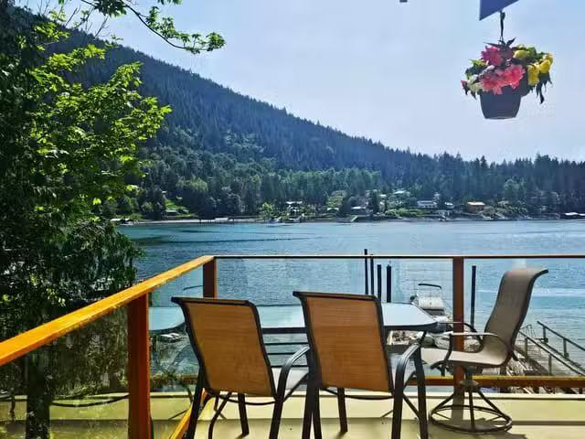 House for sale in Garden Bay, Sunshine Coast, 5338 Daniel Road.