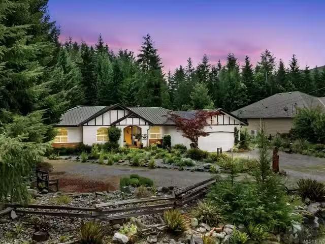 House for sale in Honeymoon Bay, 6745 Wall St, 1036936