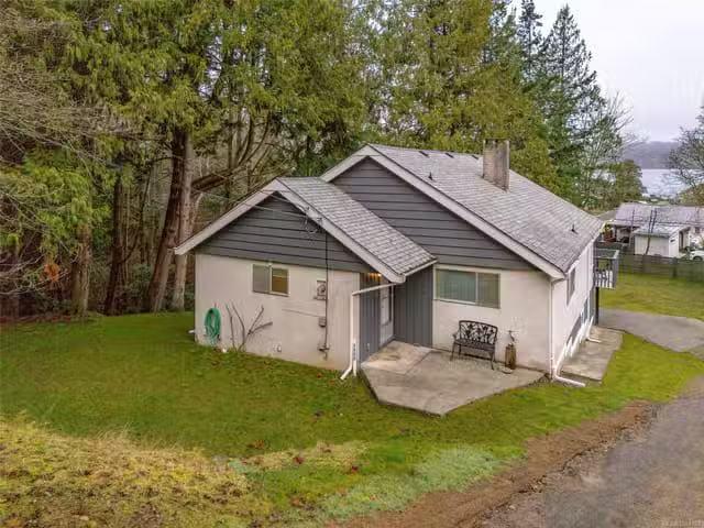 House for sale in Lantzville, 7900 Lantzville Rd, 1024893