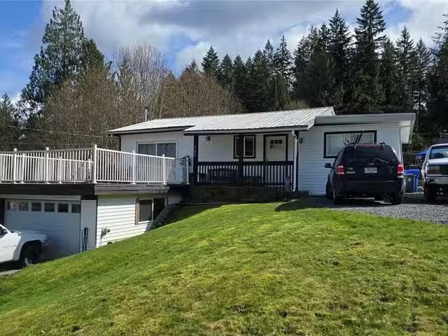 House for sale in Lake Cowichan, 332 South Shore Rd, 1027163