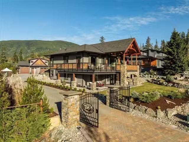 House for sale in Lake Cowichan, 7343 Lakefront Pl, 1024869