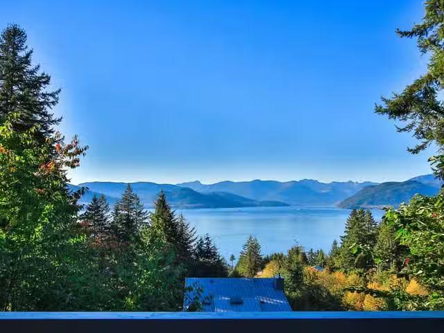 House for sale in Lions Bay, West Vancouver, 170 Highview Plac.