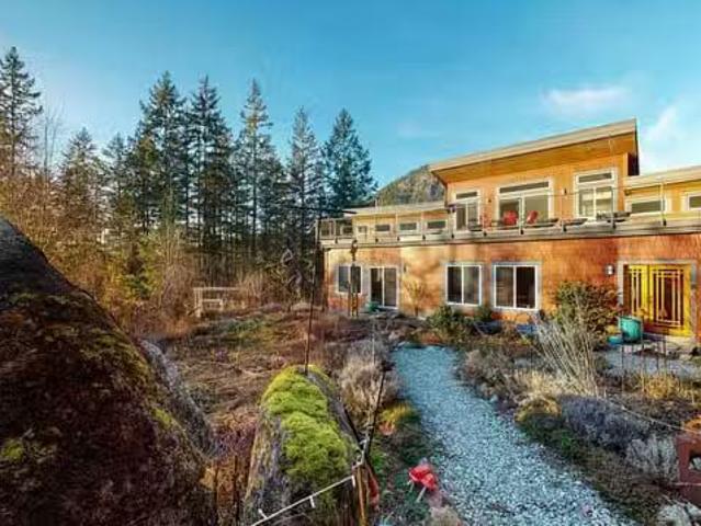 House for sale in Madeira Park, Sunshine Coast, 12899 Sunshine.