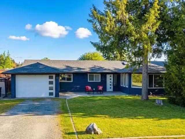 House for sale in Parksville, 151 Cooper Pl, 1032199