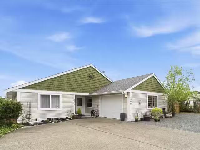 House for sale in Parksville, 300 Church Rd, 1033956