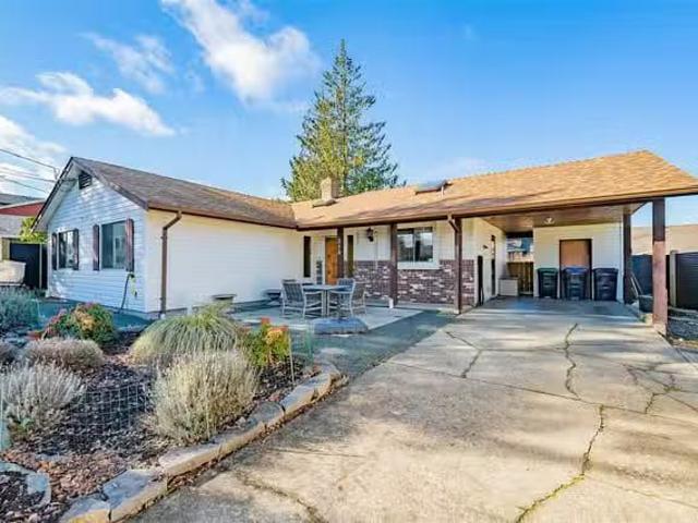 House for sale in Parksville, 319 Meadow View Pl, 1026960