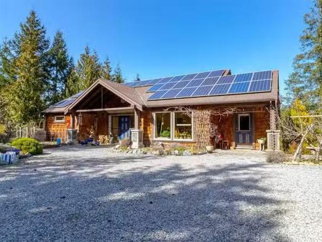 House for sale in Qualicum Beach, 1860 Ashling Rd, 1026268
