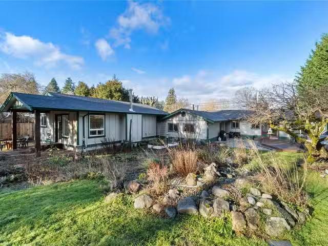 House for sale in Qualicum Beach, 3872 Island W Hwy, 1031715