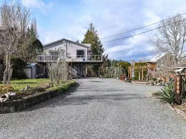 House for sale in Royston, 3916 Ronald Ave, 1027485