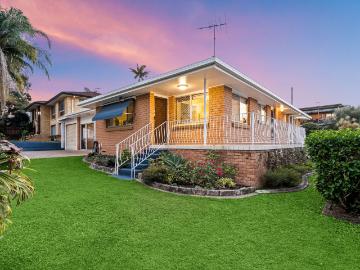House for Rent 121 Greenmeadow Road Mansfield, QLD 4122