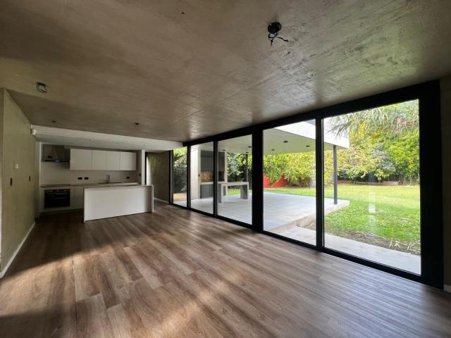 House for rent 21 d E/ 459 and 460, City Bell