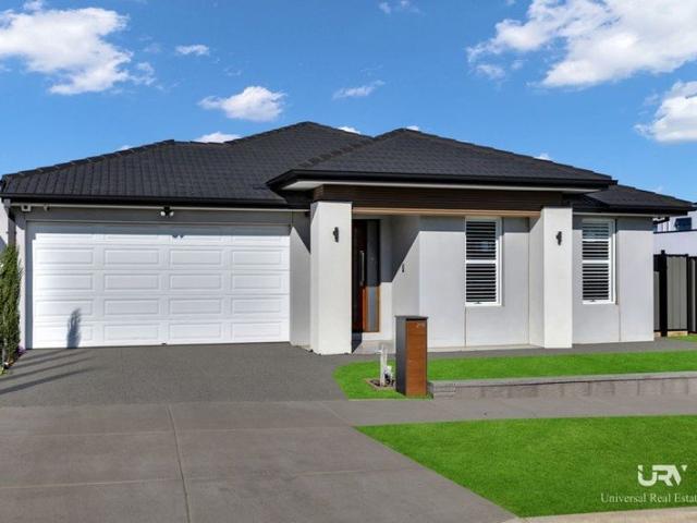 Modern 4 Bedroom Family Home for Rent !