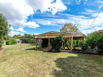 Holt, Uriarra, Yass Valley, Victoria - Garden