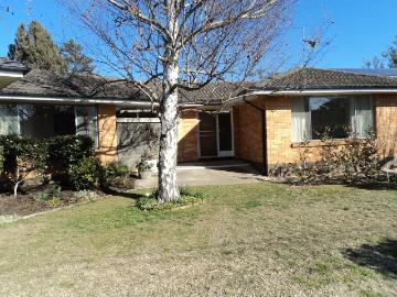 house for rent at 16a Gilmore Cres, Garran ACT 2605, Australia