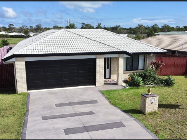 house for rent at 21 Crystal Court, URANGAN QLD 4655