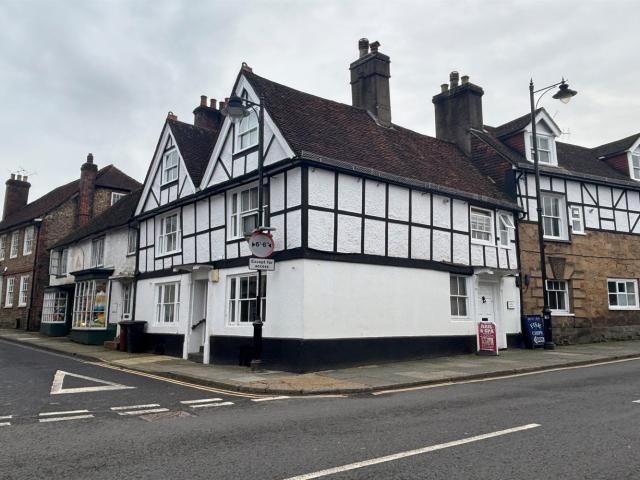 House for rent at The Old Surgery, Rumbolds Hill, Midhurst, GU29