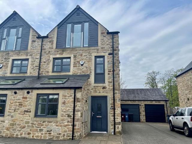 house for rent at Victoria Grove, SABDEN, BB7