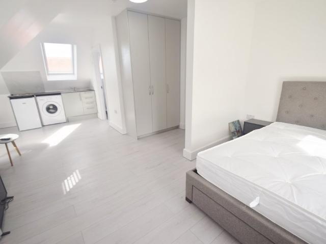 house for rent at Beechcroft Avenue, Golders Green