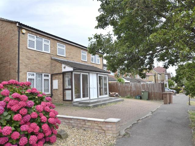 house for rent at Carshalton Road, Sutton, SM1, UK