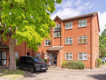 house for rent at Fernleigh Close, Croydon