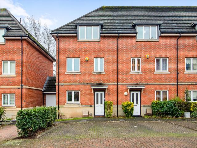 house for rent at house Academy Place, Isleworth, TW7